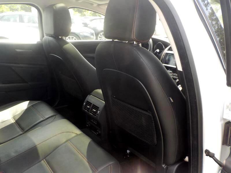 Used 2017 Jaguar XE Prestige image 25