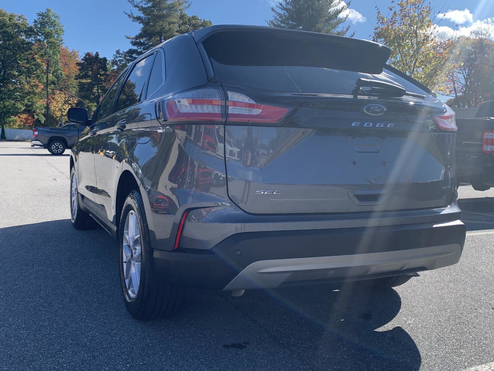 Used 2024 Ford Edge SEL AWD/4WD image 4