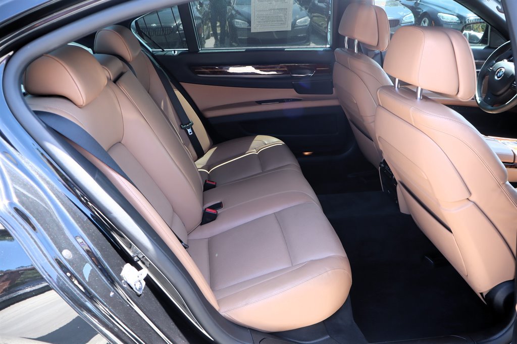 Used 2014 BMW 750Li xDrive AWD/4WD image 20