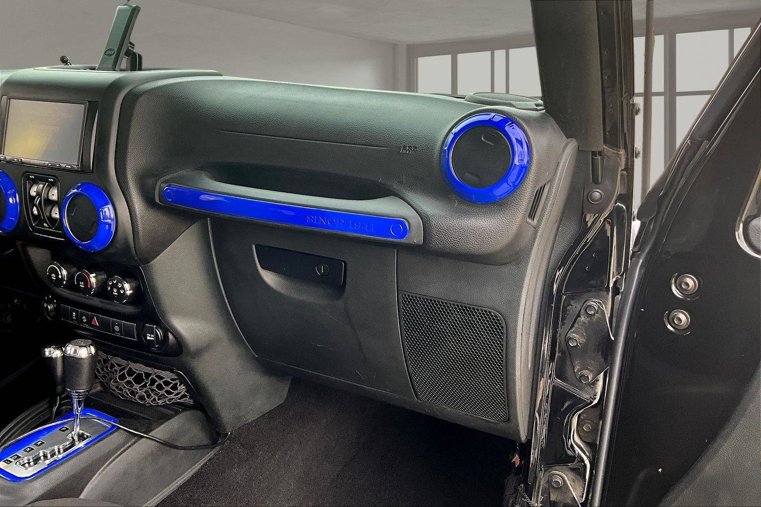 Used 2018 Jeep Wrangler Unlimited Sahara image 17