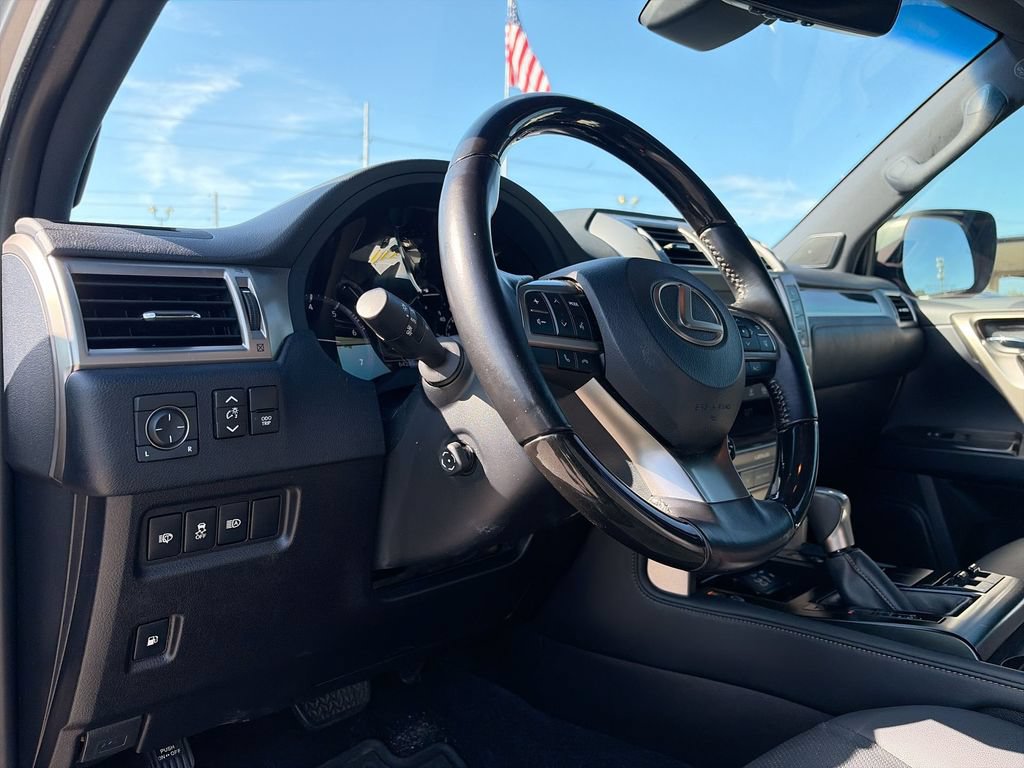 Used 2020 Lexus GX 460 Premium w/ Premium Package AWD/4WD image 12