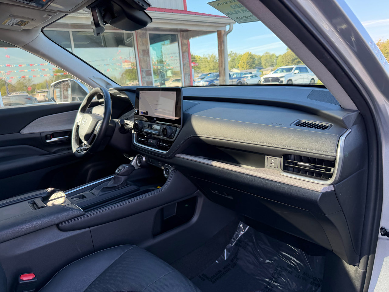 Used 2024 Toyota Grand Highlander FWD image 27