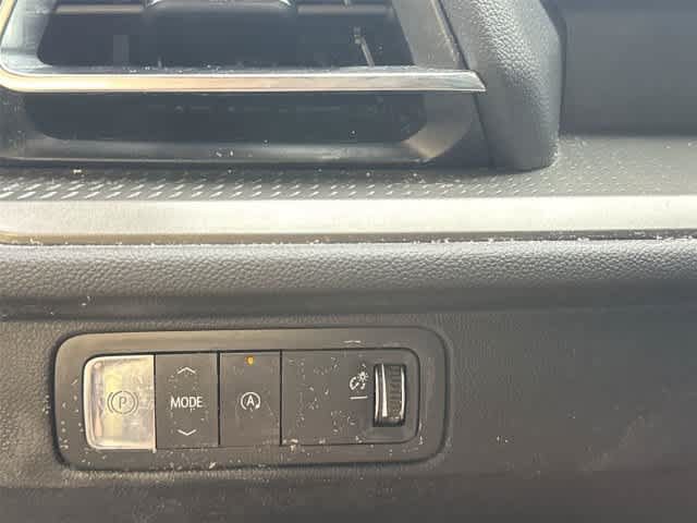Used 2024 Chevrolet Traverse LT w/ LPO, Floor Liner Package FWD image 20