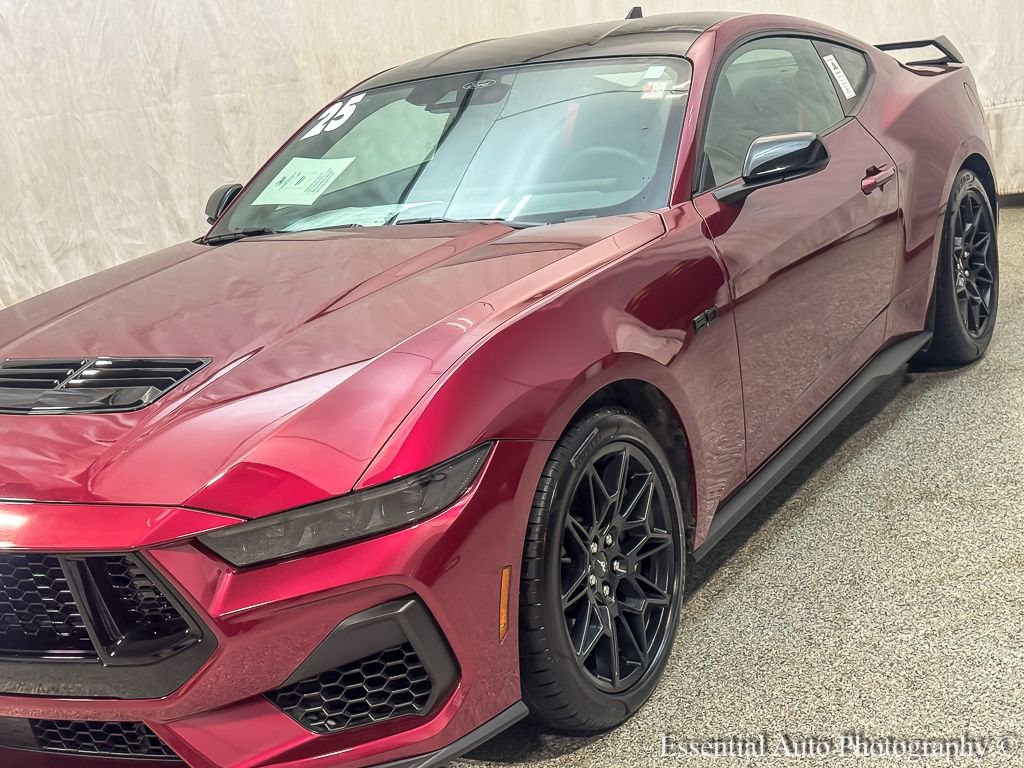 Used 2025 Ford Mustang GT w/ GT Performance Package image 5