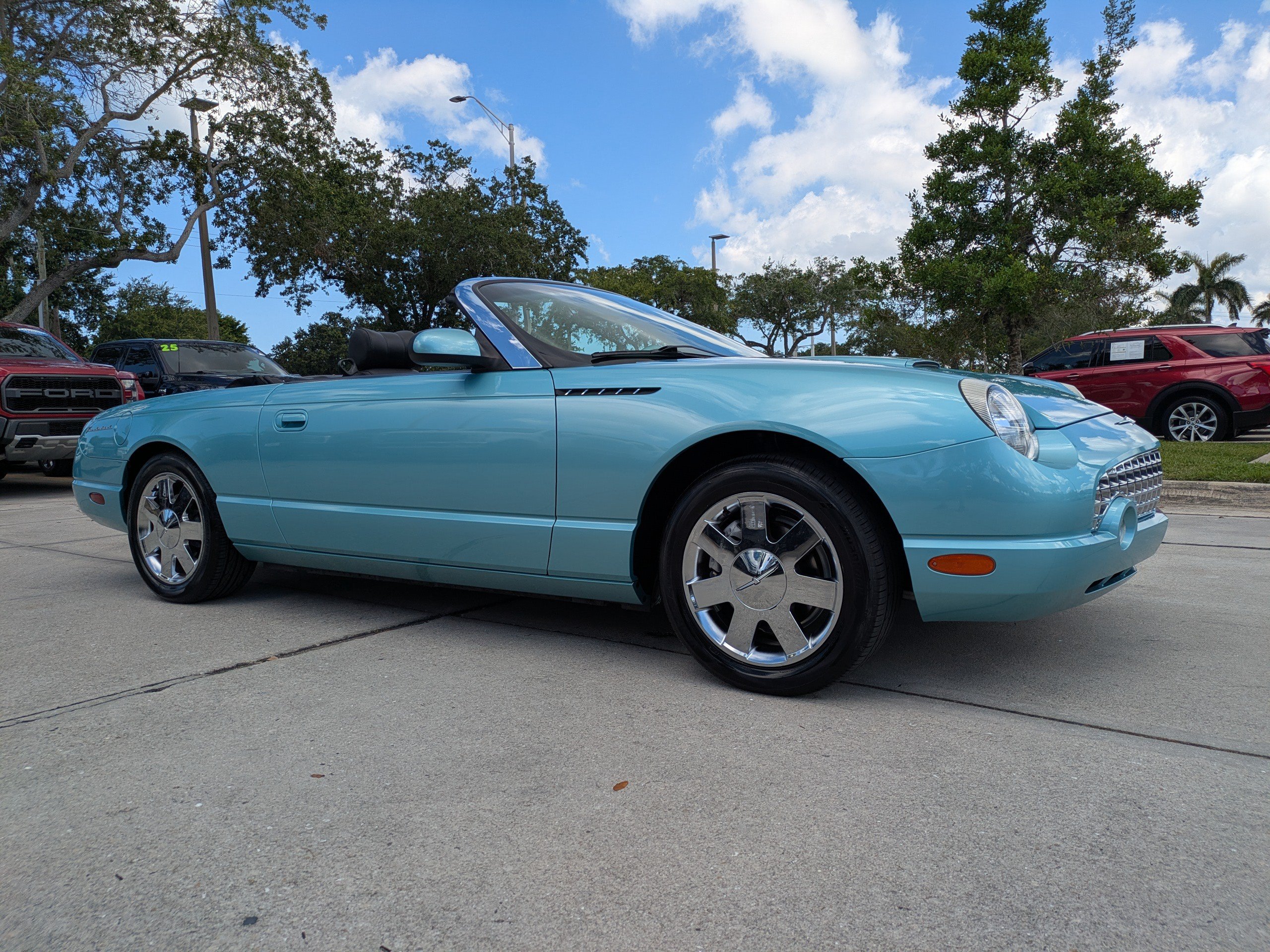 Used 2002 Ford Thunderbird RWD image 2