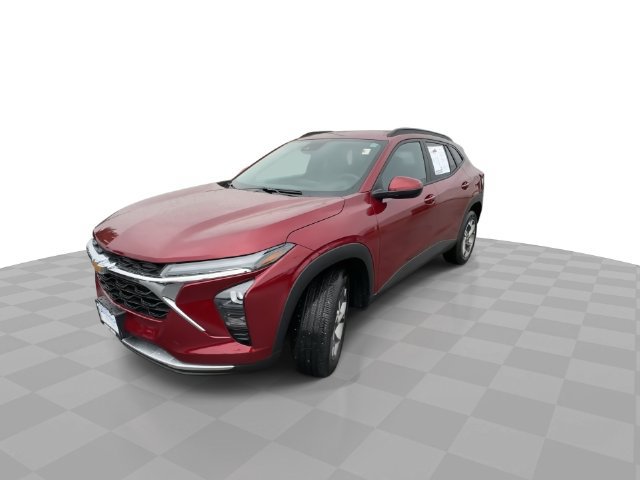 Used 2025 Chevrolet Trax LT FWD image 4