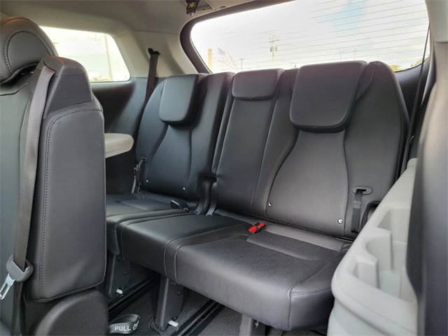 Used 2023 Kia Carnival LX image 22