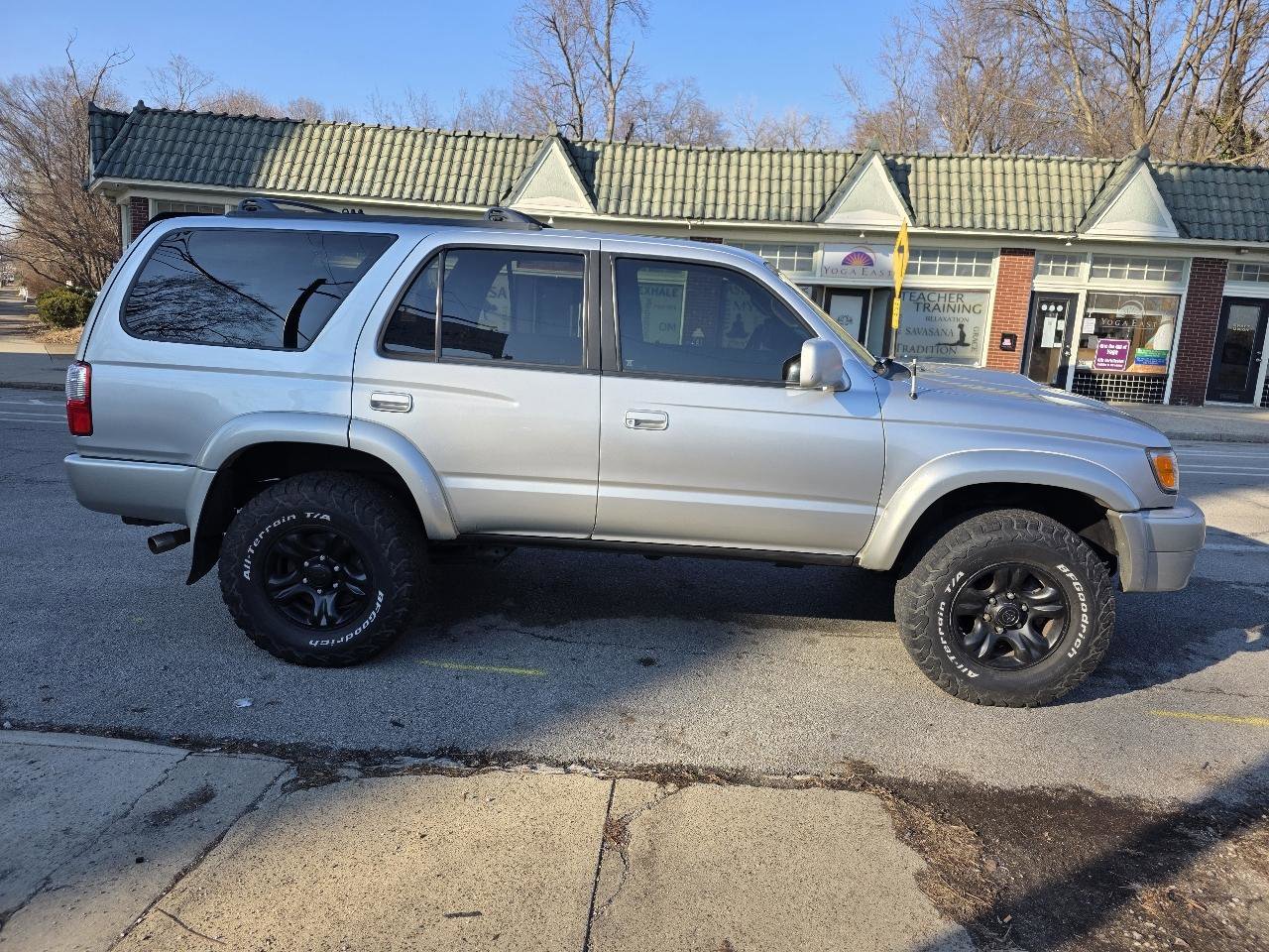 Used 2001 Toyota 4Runner SR5 image 7