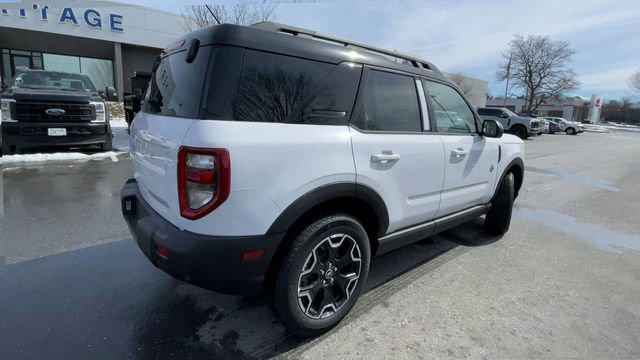 New 2025 Ford Bronco Sport Outer Banks image 2