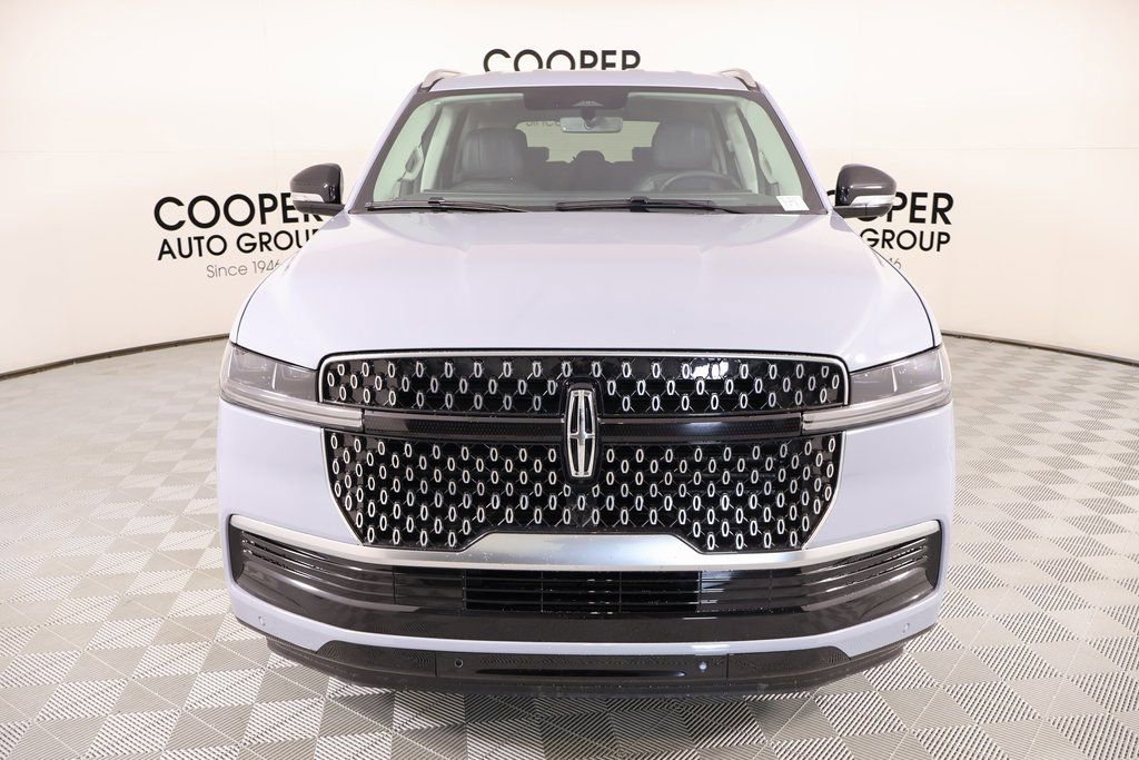 New 2026 Lincoln Navigator Premiere image 9