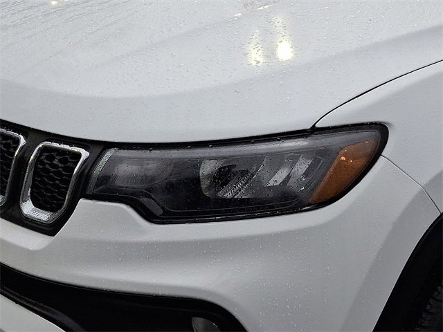 Used 2024 Jeep Compass Latitude image 9