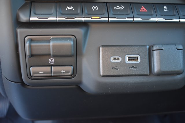 New 2026 Chevrolet Silverado 1500 Custom Trail Boss w/ LPO, Dark Essentials Package AWD/4WD image 27