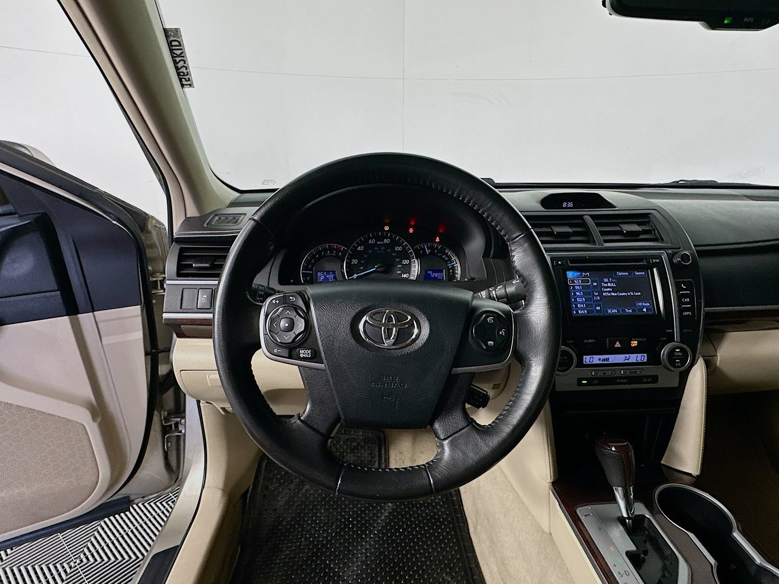 Used 2014 Toyota Camry XLE FWD image 11