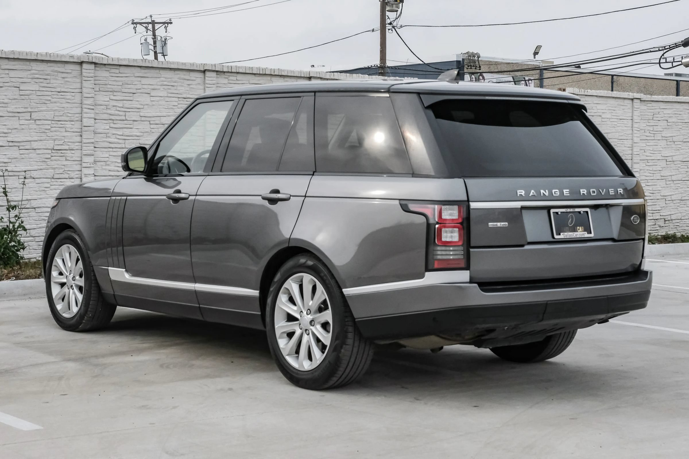Used 2017 Land Rover Range Rover HSE AWD/4WD image 12