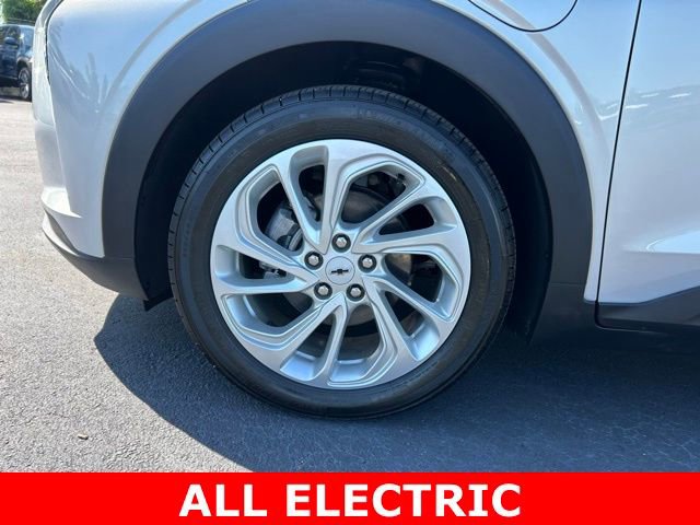 Certified 2023 Chevrolet Bolt EUV LT w/ Driver Confidence Package FWD image 9