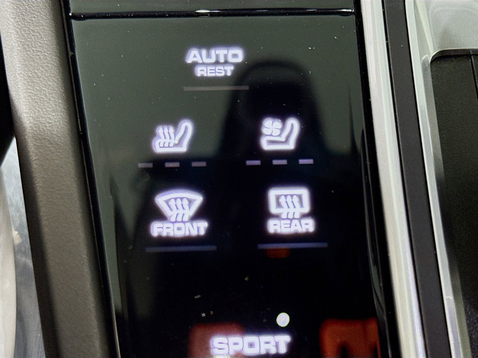 Used 2023 Porsche Cayenne Turbo image 21