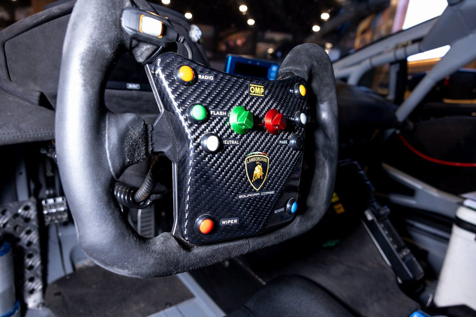 Used 2023 Lamborghini Huracan EVO image 12