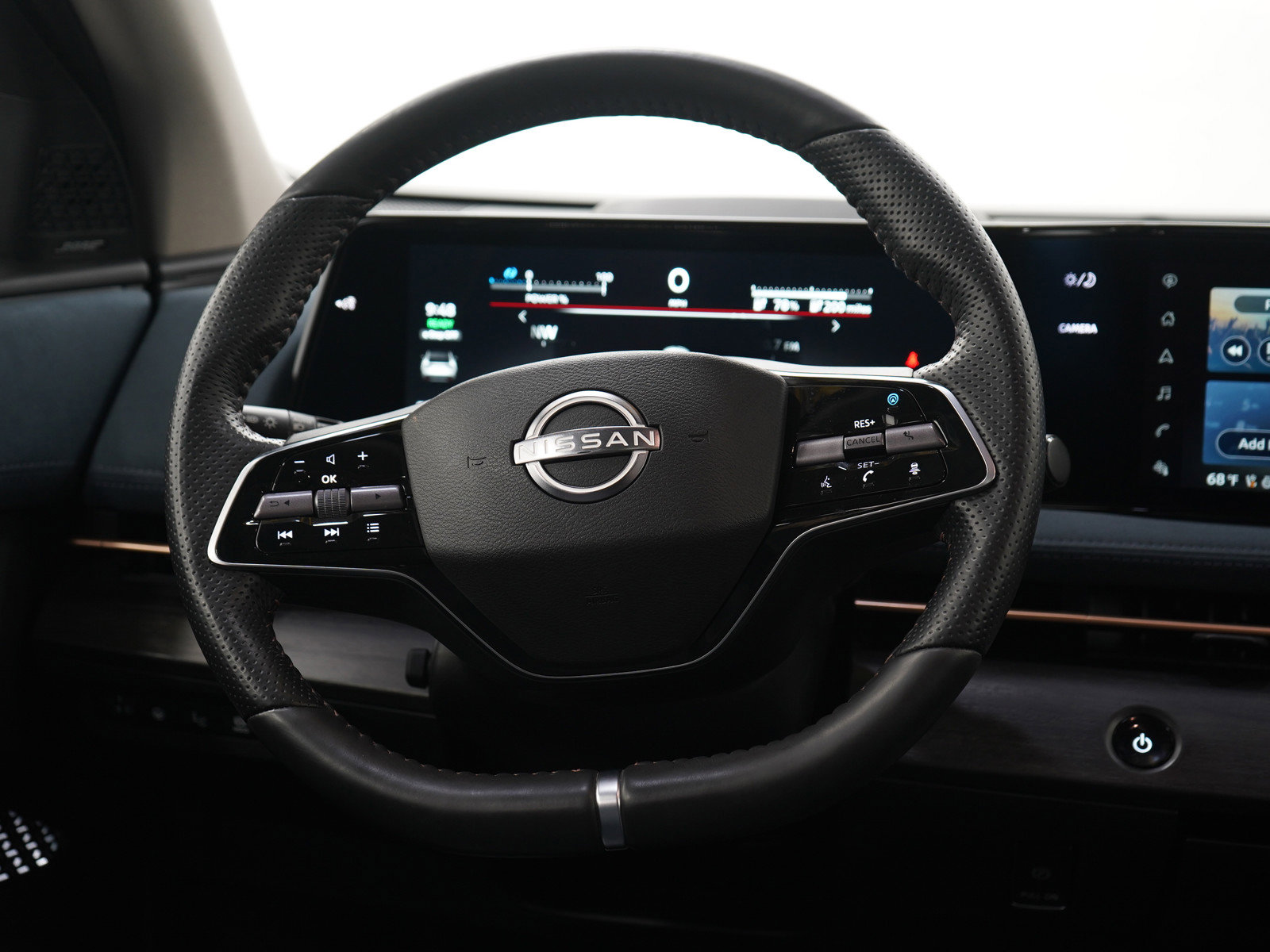 Used 2024 Nissan Ariya AWD image 16