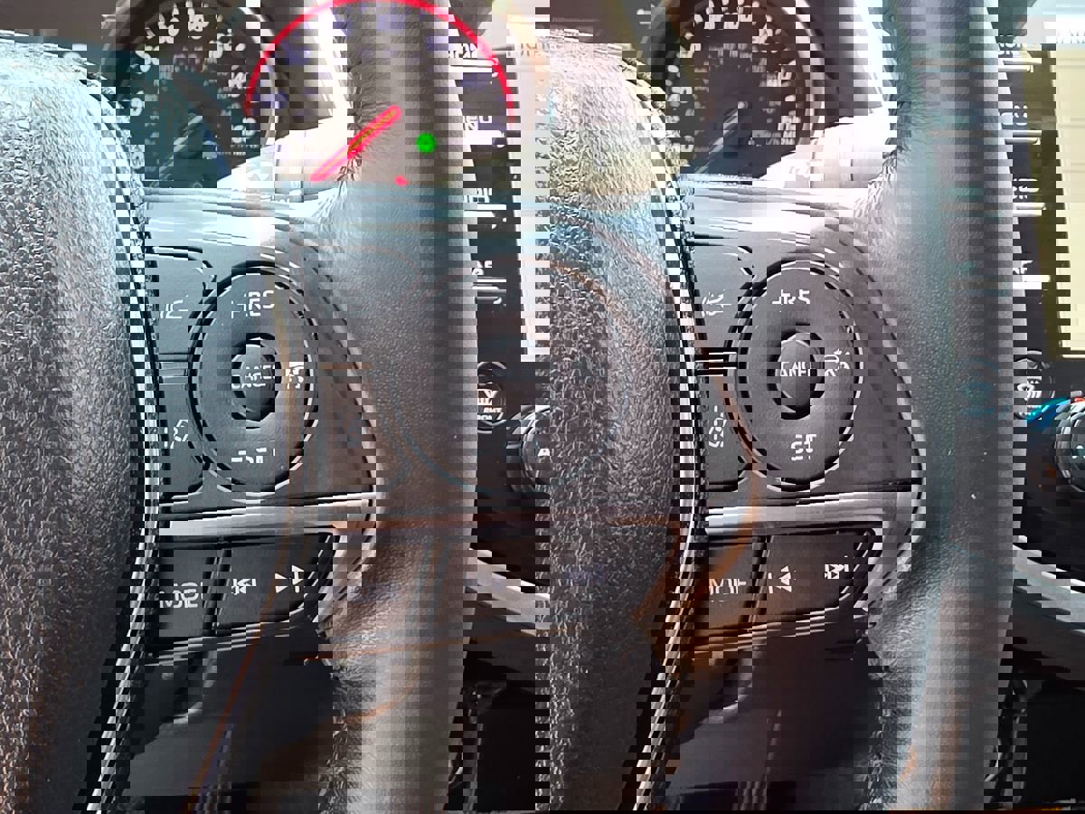 Used 2020 Toyota Camry XSE image 30