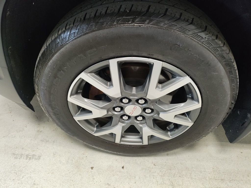 Used 2020 GMC Acadia SLE w/ Driver Convenience Package FWD image 18