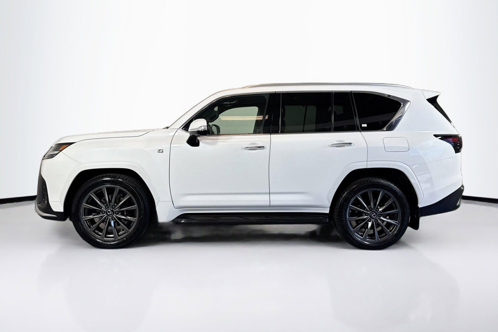 Used 2024 Lexus LX 600 F Sport AWD/4WD image 8