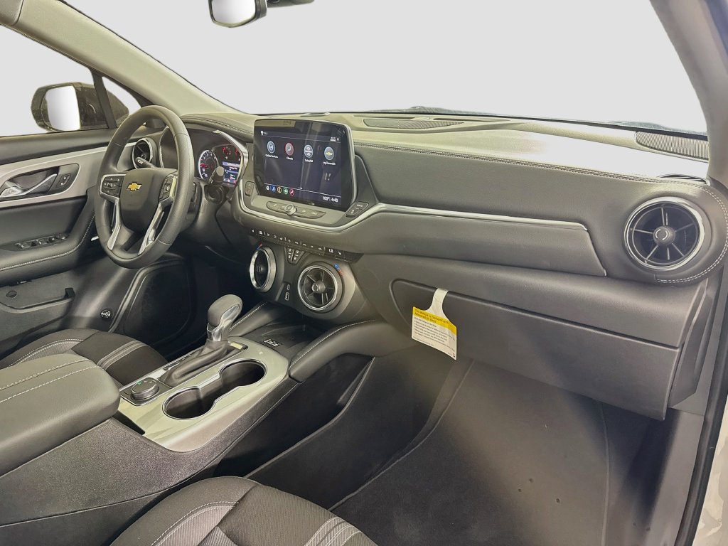 New 2026 Chevrolet Blazer LT w/ Convenience Package FWD image 29