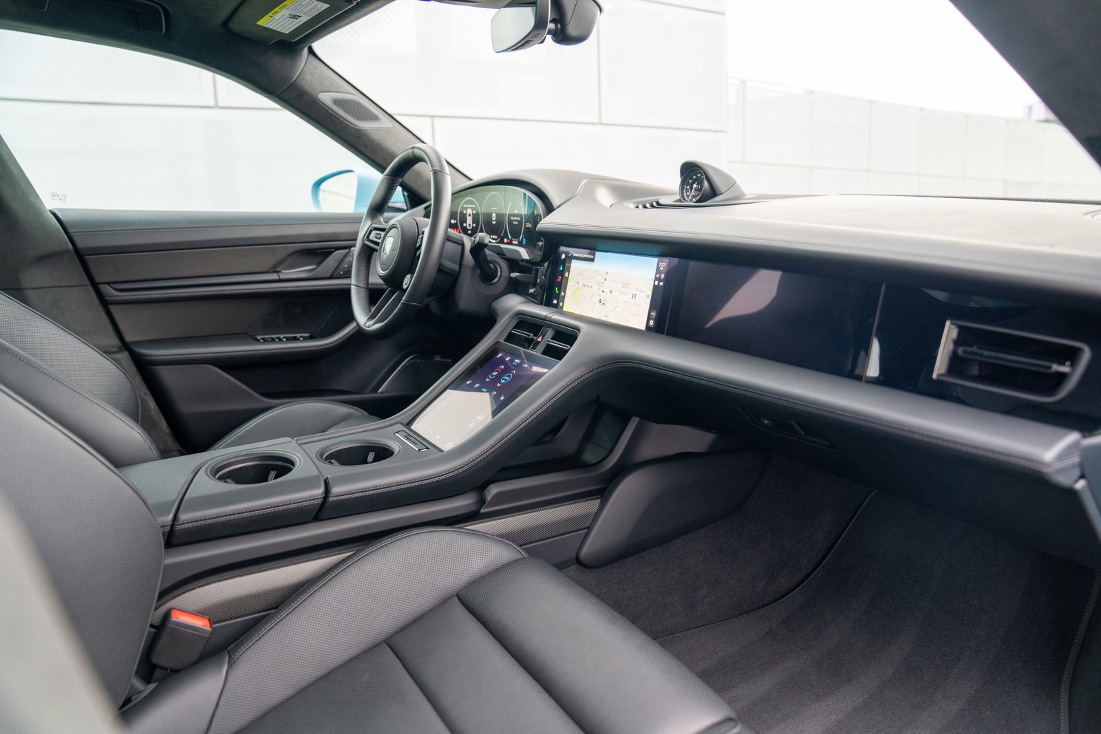 Certified 2025 Porsche Taycan Turbo image 24