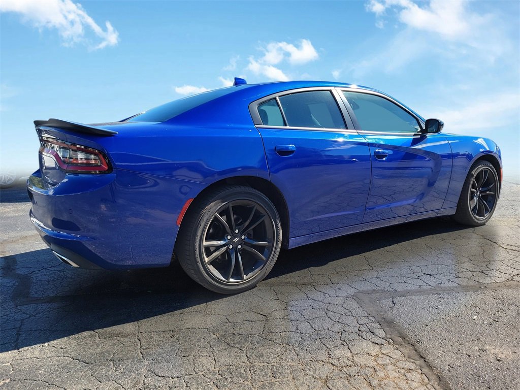 Used 2018 Dodge Charger SXT Plus w/ Blacktop Package image 4