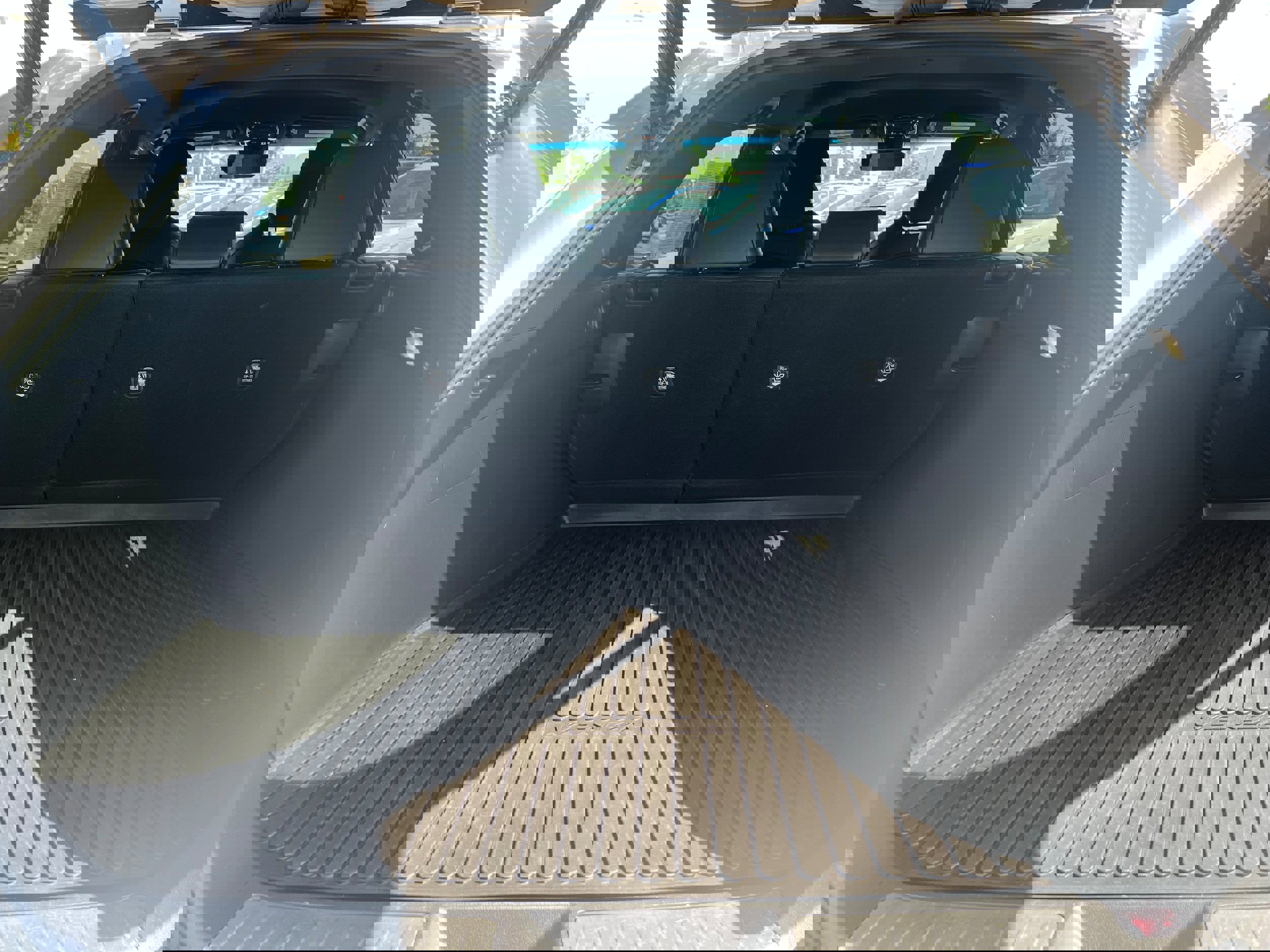 Used 2022 Toyota Venza image 11