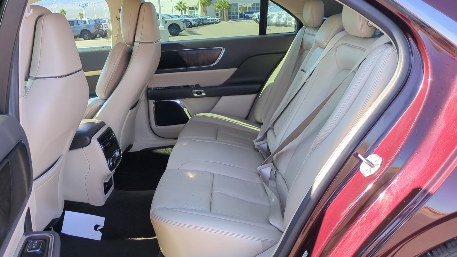 Used 2017 Lincoln Continental Reserve image 26