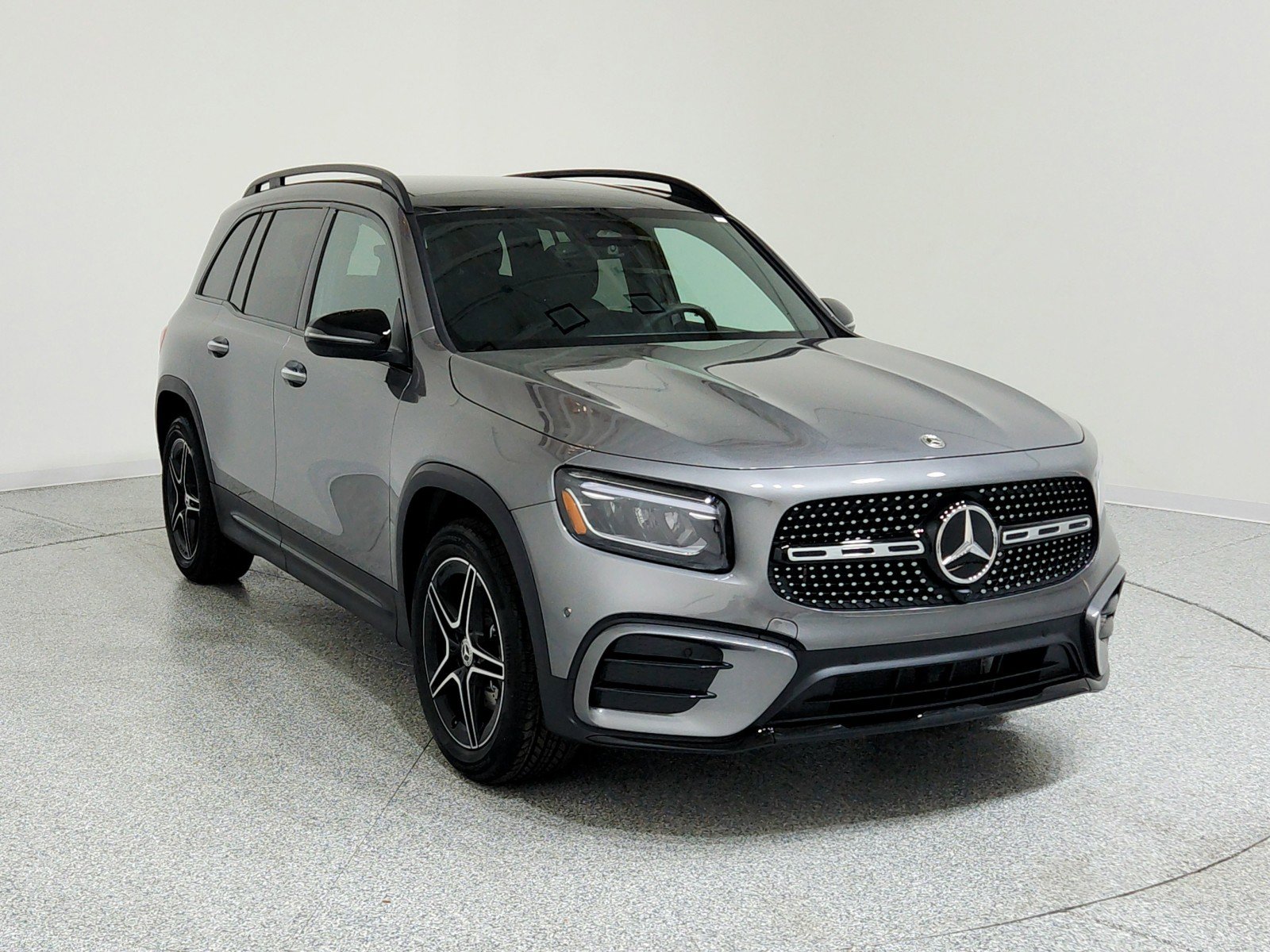New 2026 Mercedes-Benz GLB 250 image 3
