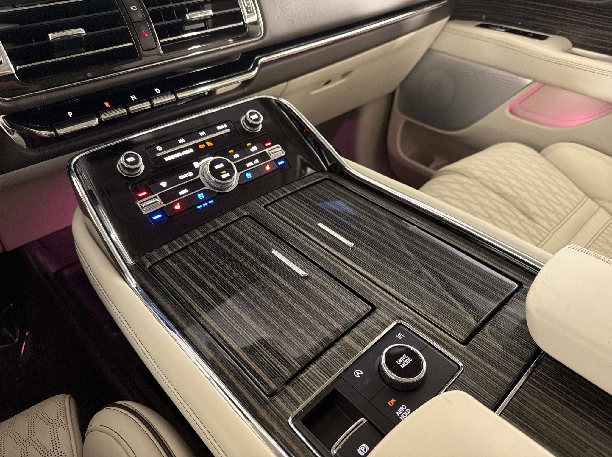 Used 2024 Lincoln Navigator L Black Label AWD/4WD image 44