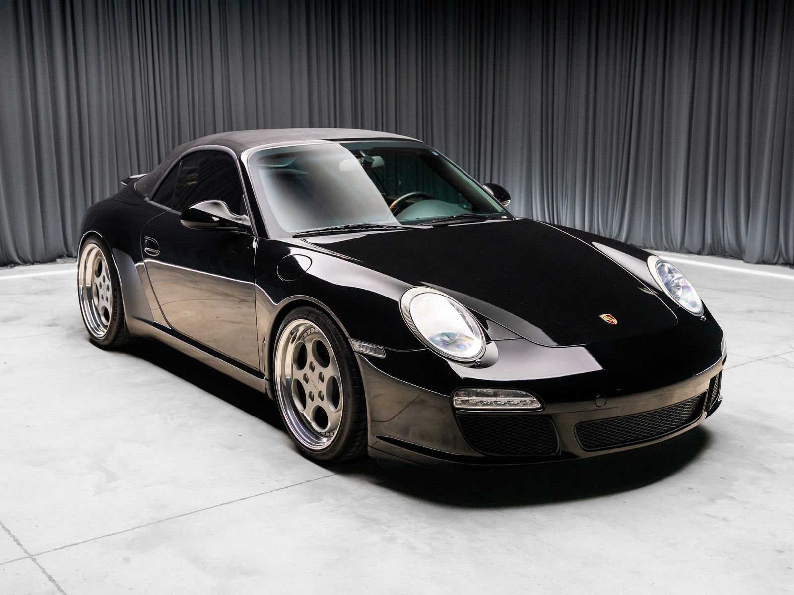 Used 2009 Porsche 911 Cabriolet image 2