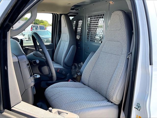 New 2025 Chevrolet Express 2500 w/ Enhanced Convenience Package RWD image 10
