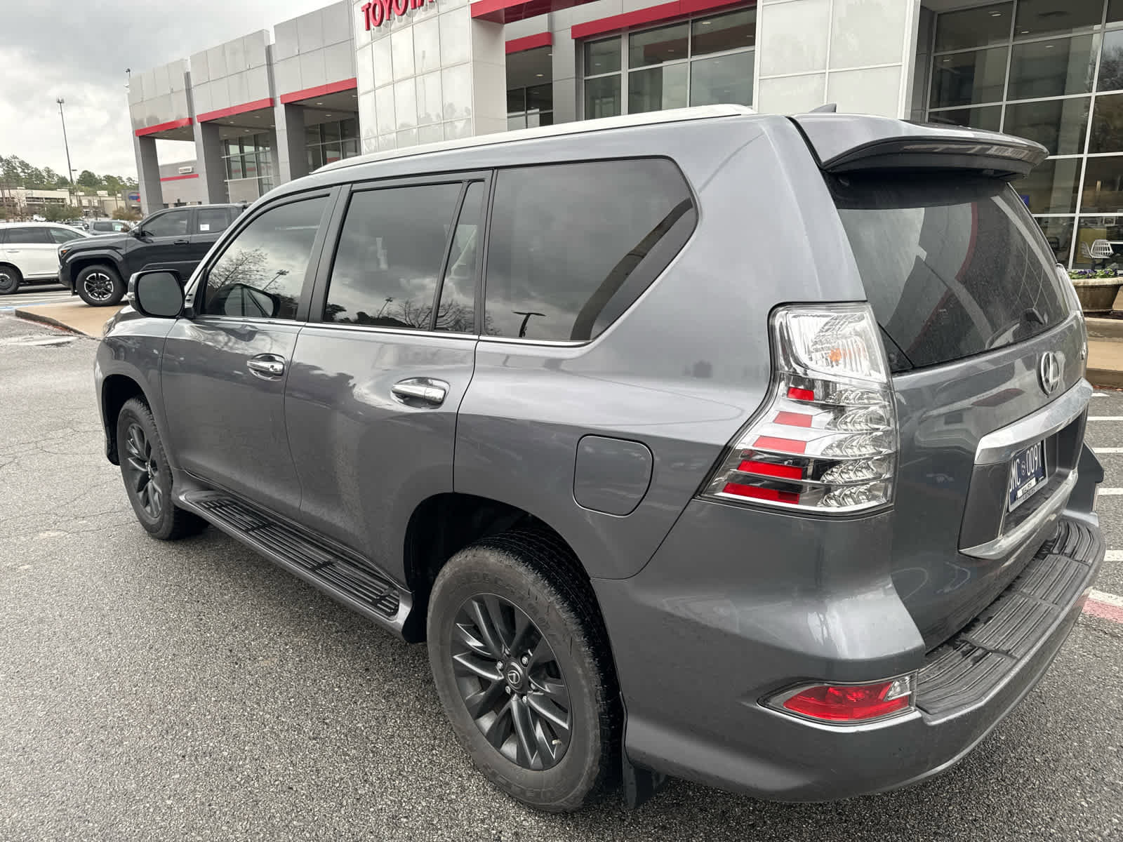 Used 2023 Lexus GX 460 Premium image 3