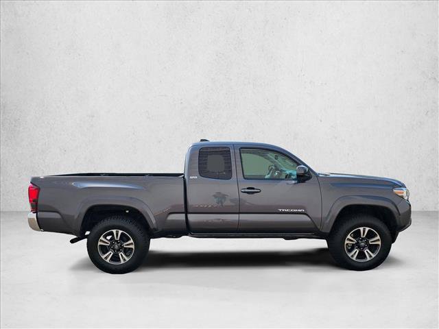 Used 2021 Toyota Tacoma SR5 AWD/4WD image 4