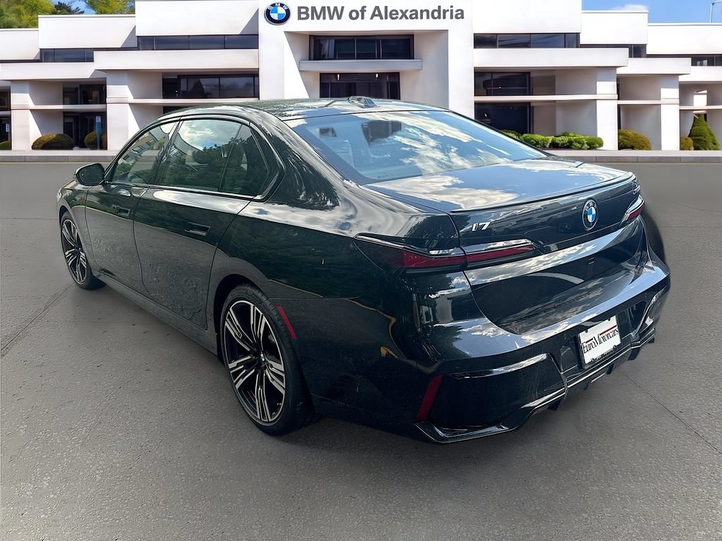 Used 2025 BMW i7 xDrive60 AWD/4WD image 5