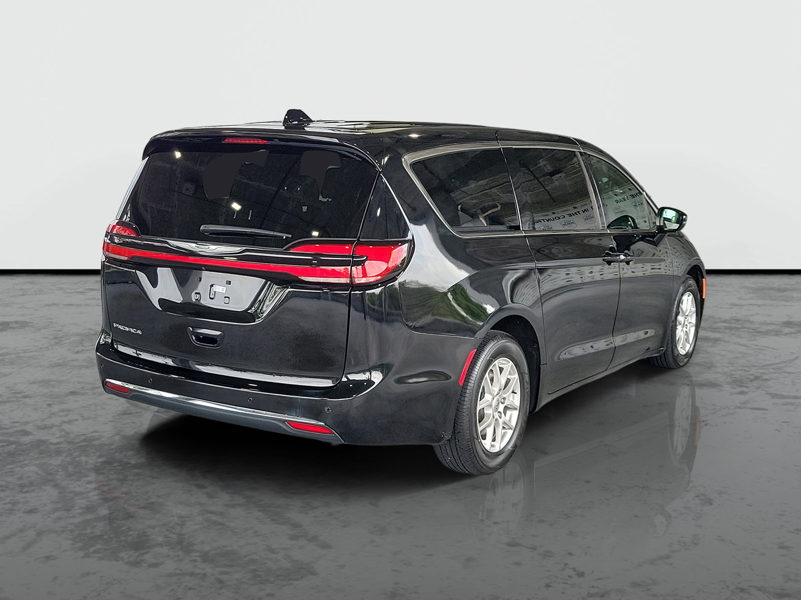 Certified 2025 Chrysler Pacifica Select FWD image 2