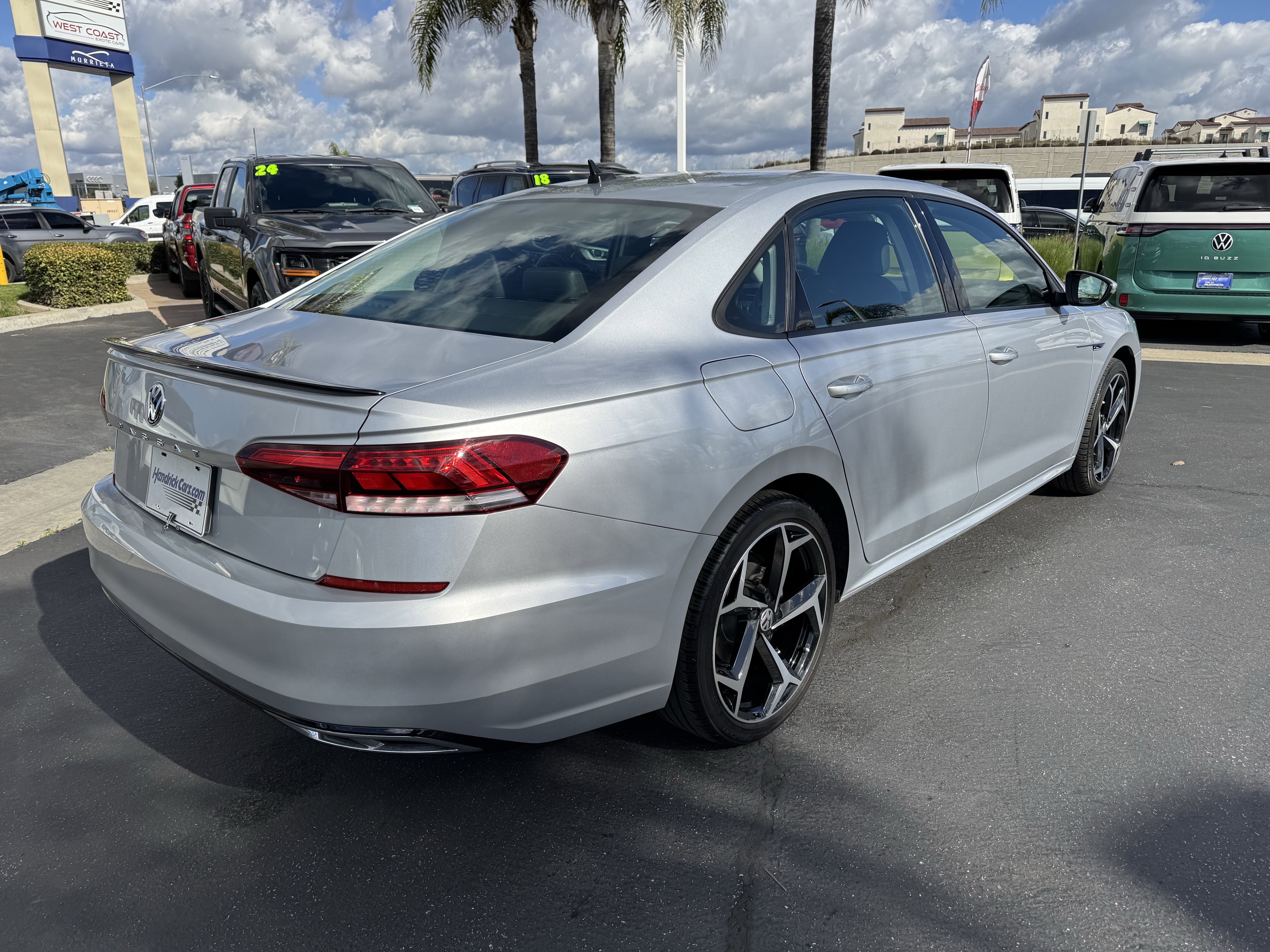 Used 2020 Volkswagen Passat 2.0T R-Line image 10