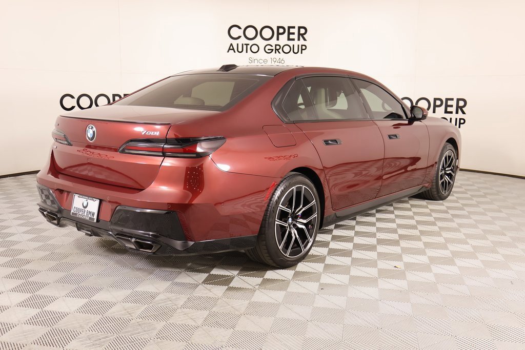 Used 2024 BMW 760i xDrive image 23