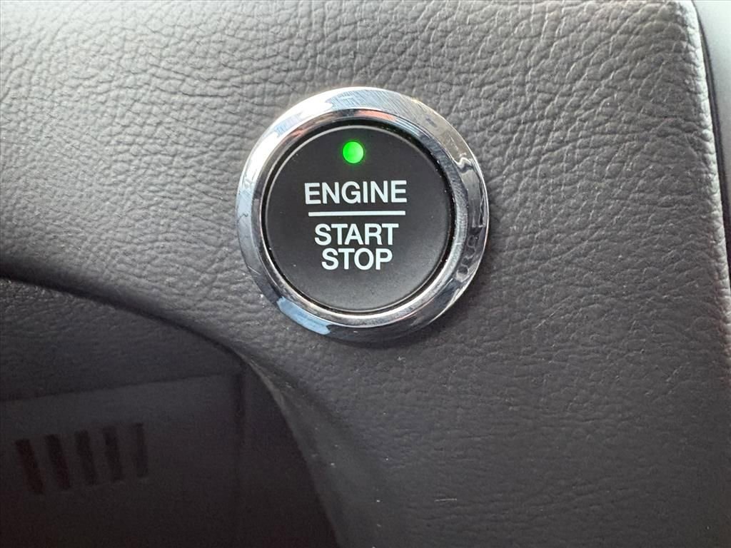 Used 2024 Ford Edge SEL AWD/4WD image 13