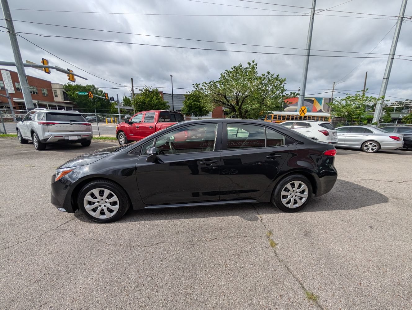 Used 2022 Toyota Corolla LE FWD image 9