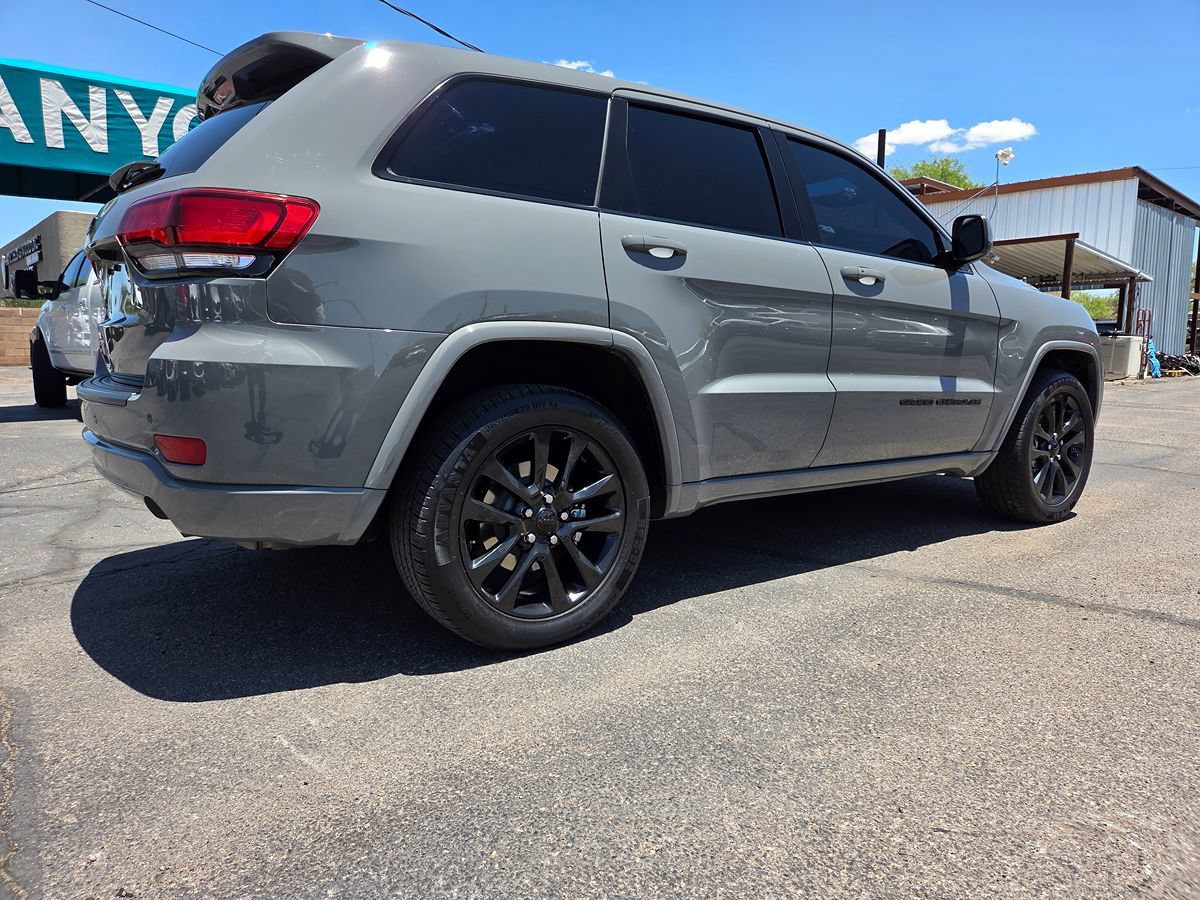 Used 2020 Jeep Grand Cherokee Altitude RWD image 7