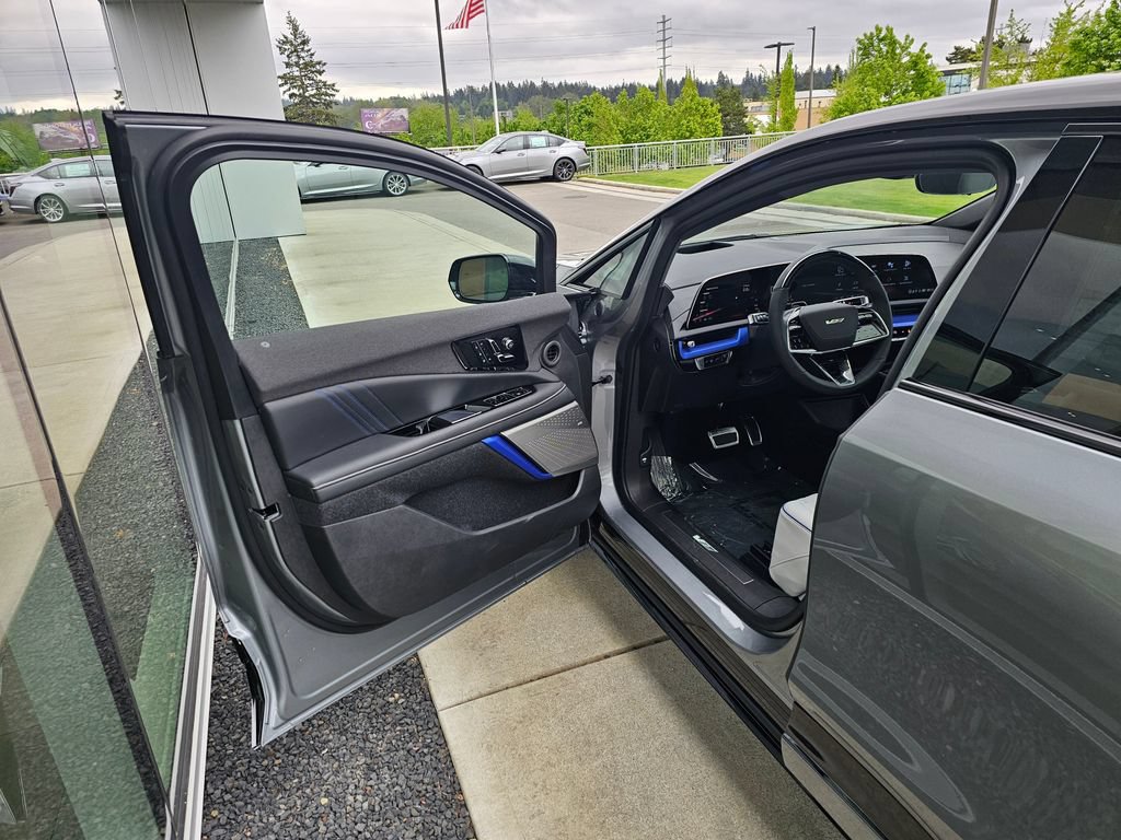 New 2026 Cadillac Optiq V AWD/4WD image 18