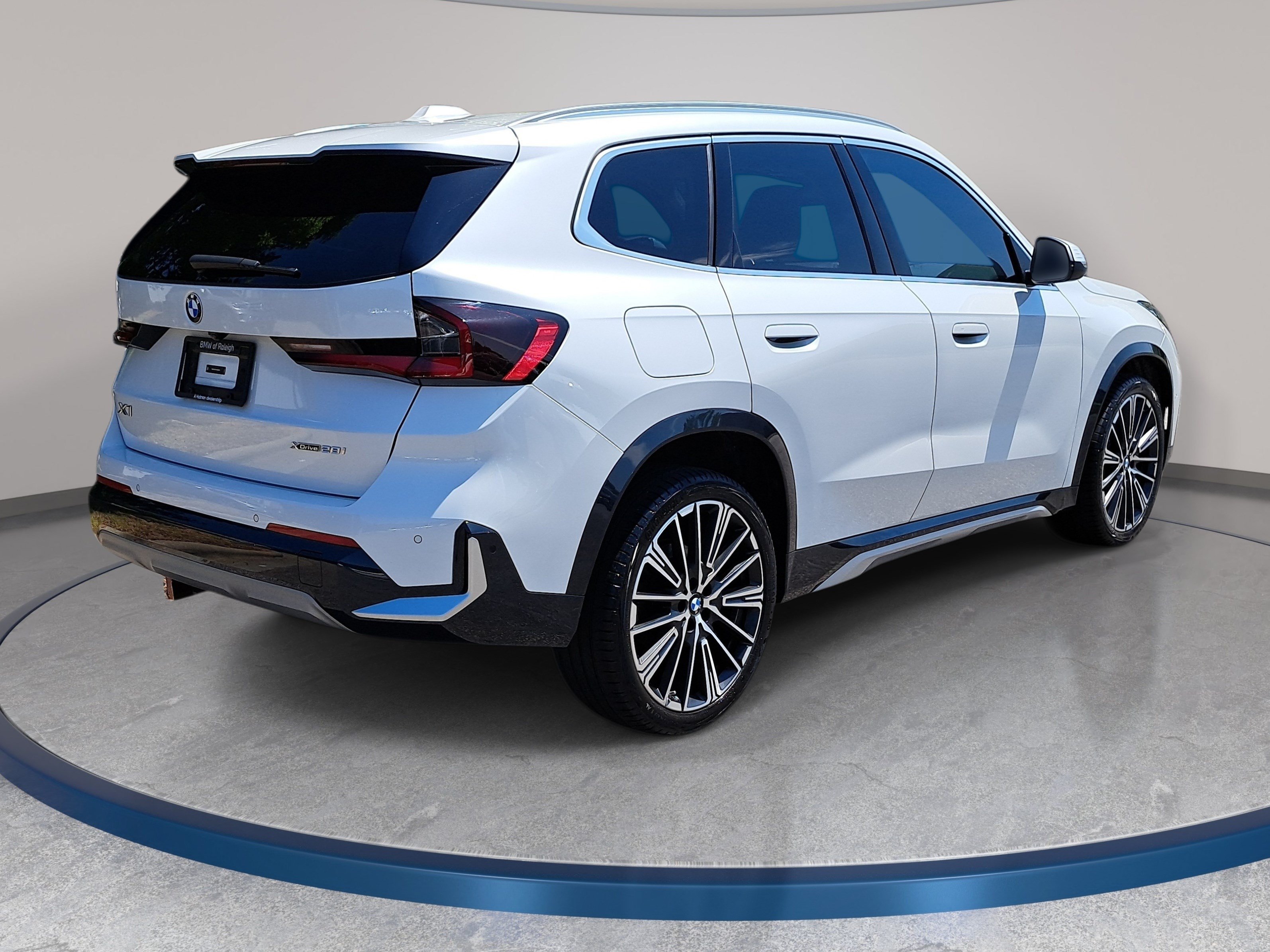 Certified 2023 BMW X1 xDrive28i w/ Convenience Package AWD/4WD image 6