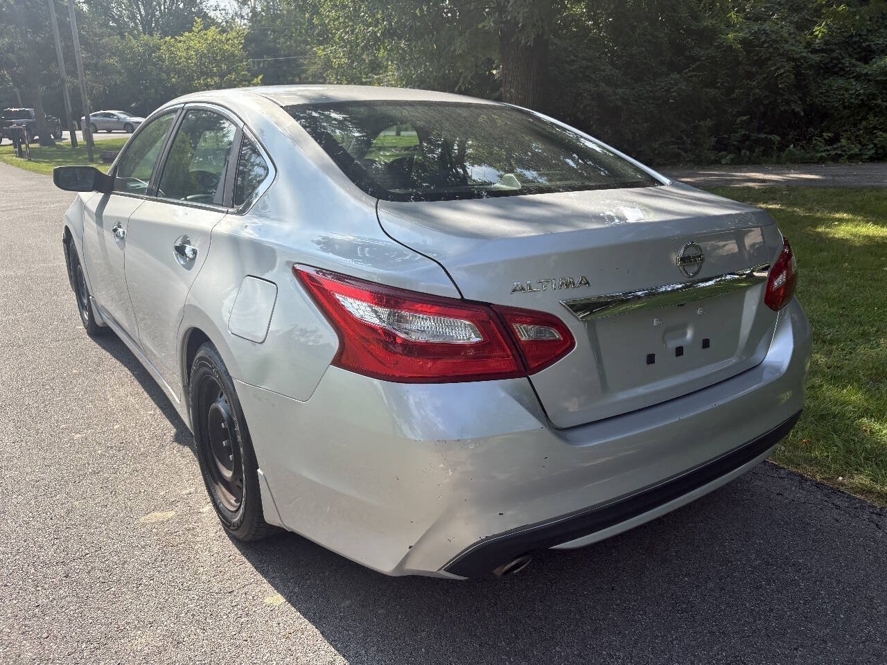 Used 2017 Nissan Altima 2.5 S w/ Power Driver Seat Package FWD image 13