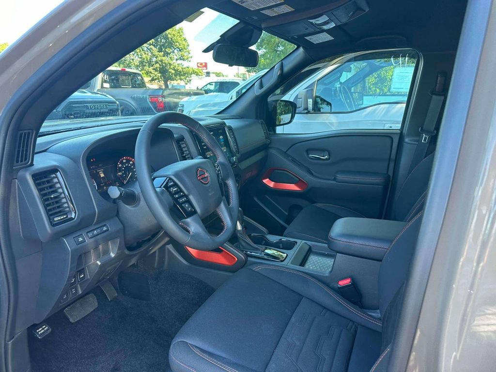 Used 2023 Nissan Frontier PRO-4X w/ Tow Package AWD/4WD image 15