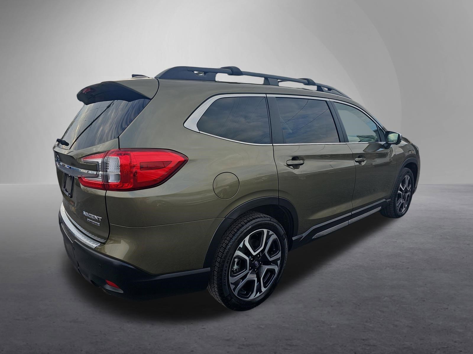 Used 2023 Subaru Ascent Limited w/ Technology Package video 3