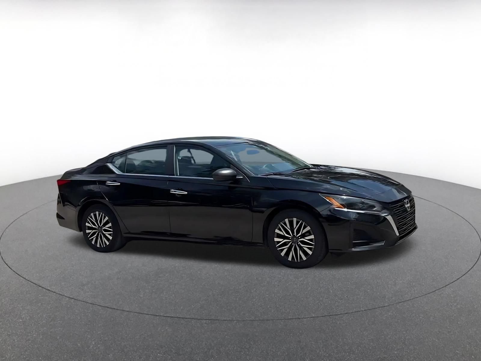 Used 2025 Nissan Altima 2.5 SV FWD video 2
