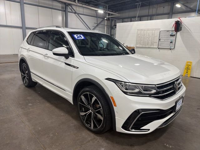 Used 2024 Volkswagen Tiguan SEL R-Line image 6